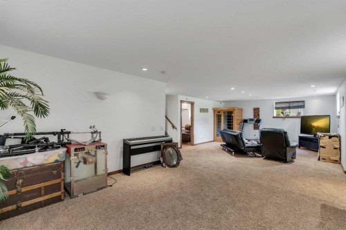 54 Thomas Street Nw, Langdon, AB - Indoor