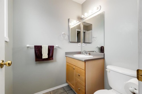 1521 Mary Place, Didsbury, AB - Indoor Photo Showing Bathroom