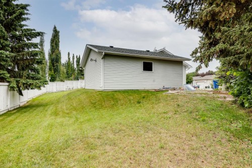 1521 Mary Place, Didsbury, AB - Outdoor