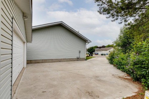 1521 Mary Place, Didsbury, AB - Outdoor With Exterior