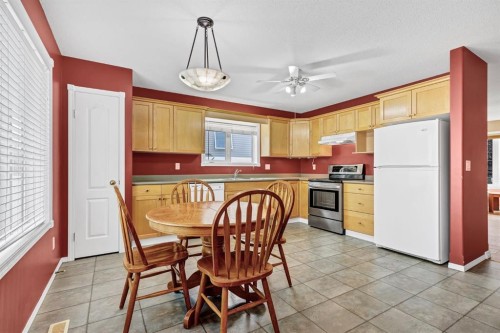 1521 Mary Place, Didsbury, AB - Indoor
