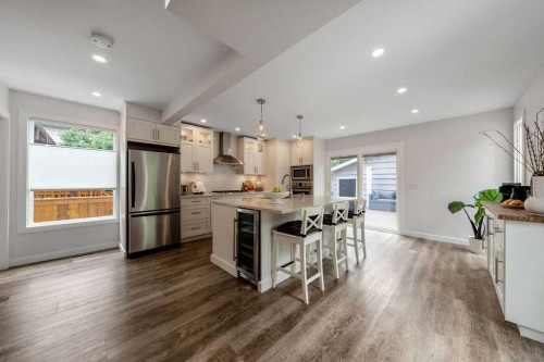 625 13 Avenue Ne, Calgary, AB - Indoor Photo Showing Kitchen With Stainless Steel Kitchen With Upgraded Kitchen