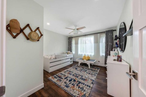 625 13 Avenue Ne, Calgary, AB - Indoor Photo Showing Other Room