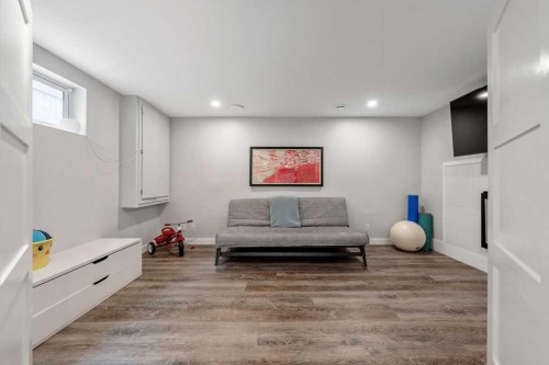 625 13 Avenue Ne, Calgary, AB - Indoor Photo Showing Basement