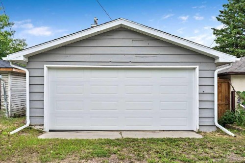 625 13 Avenue Ne, Calgary, AB - Outdoor With Exterior