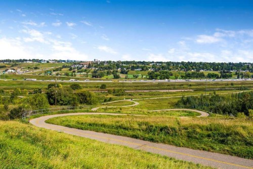 625 13 Avenue Ne, Calgary, AB - Outdoor With View