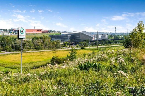 625 13 Avenue Ne, Calgary, AB - Outdoor With View