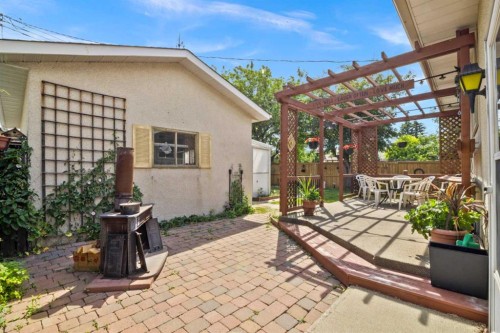 6832 Huntchester Road Ne, Calgary, AB - Outdoor