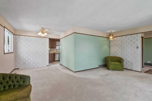 6832 Huntchester Road Ne, Calgary, AB - Indoor Photo Showing Other Room