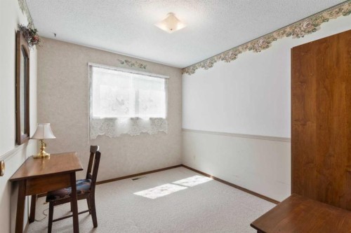 6832 Huntchester Road Ne, Calgary, AB - Indoor Photo Showing Other Room