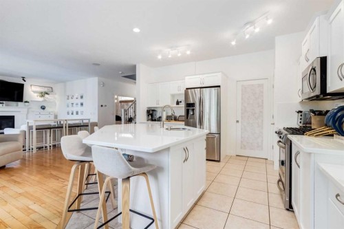 8631 Wentworth Drive Sw, Calgary, AB - Indoor Photo Showing Kitchen With Stainless Steel Kitchen