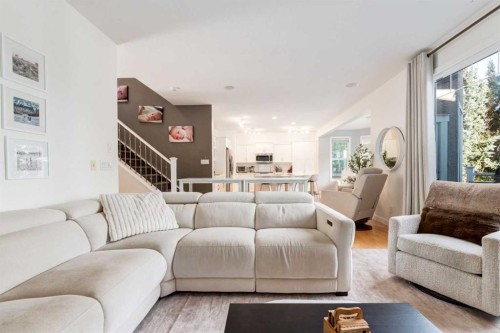 8631 Wentworth Drive Sw, Calgary, AB - Indoor Photo Showing Living Room
