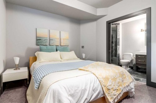 8631 Wentworth Drive Sw, Calgary, AB - Indoor Photo Showing Bedroom