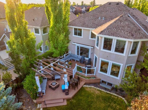 8631 Wentworth Drive Sw, Calgary, AB - Outdoor