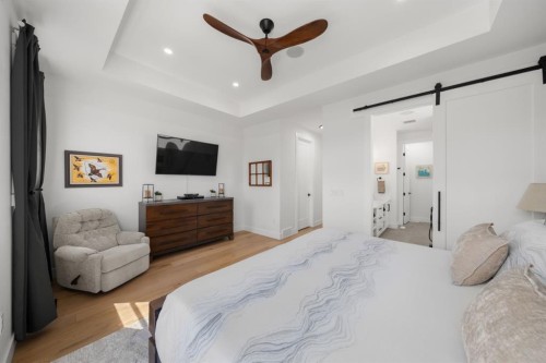 2407 33 Street Sw, Calgary, AB - Indoor Photo Showing Bedroom