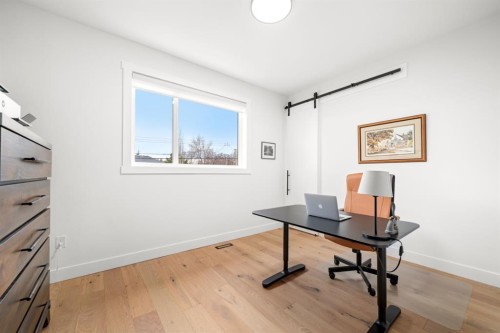 2407 33 Street Sw, Calgary, AB - Indoor Photo Showing Office