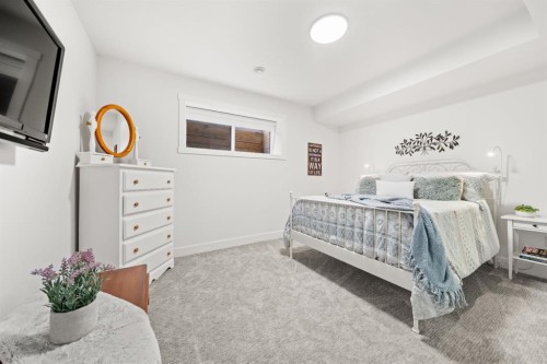 2407 33 Street Sw, Calgary, AB - Indoor Photo Showing Bedroom