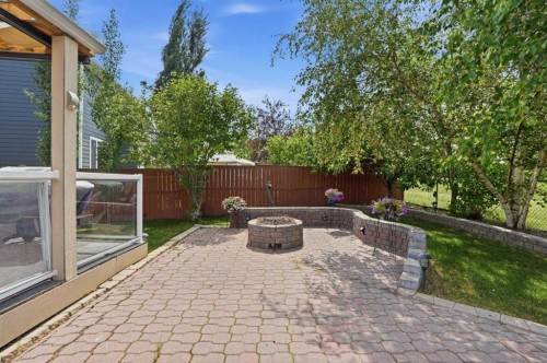 218 Bridlewood Place Sw, Calgary, AB - Outdoor