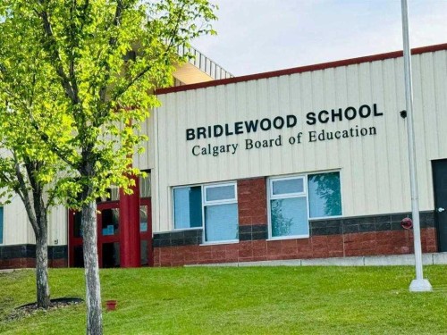 218 Bridlewood Place Sw, Calgary, AB - Outdoor