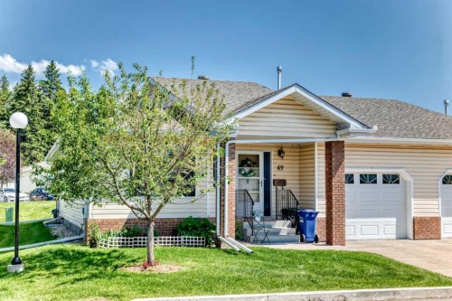 49-2821 Botterill Crescent, Red Deer, AB - Outdoor