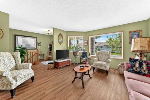 49-2821 Botterill Crescent, Red Deer, AB - Indoor Photo Showing Living Room