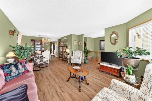 49-2821 Botterill Crescent, Red Deer, AB - Indoor Photo Showing Living Room