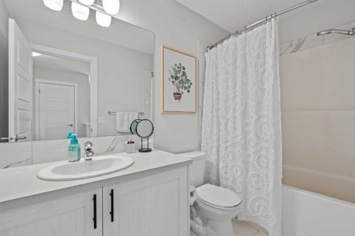 69 Carringvue Park Nw, Calgary, AB - Indoor Photo Showing Bathroom