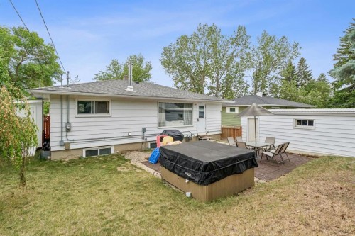 27 Heston Street Nw, Calgary, AB - Outdoor With Exterior