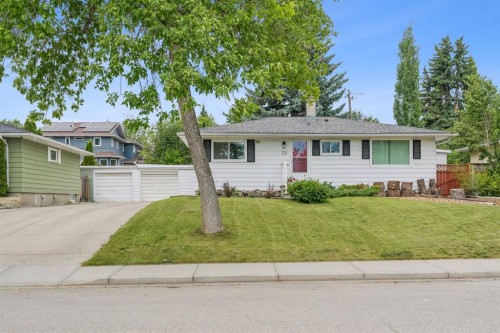 27 Heston Street Nw, Calgary, AB - Outdoor