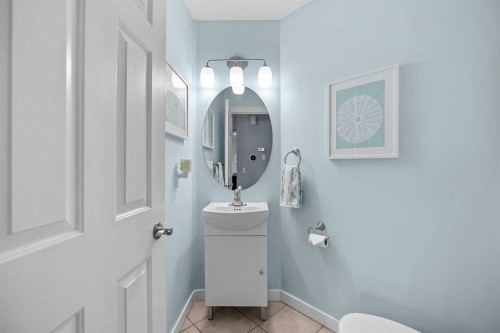 109 Hidden Valley Grove Nw, Calgary, AB - Indoor Photo Showing Bathroom