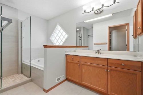 288 Springborough Way Sw, Calgary, AB - Indoor Photo Showing Bathroom
