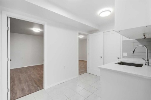 288 Springborough Way Sw, Calgary, AB - Indoor Photo Showing Kitchen