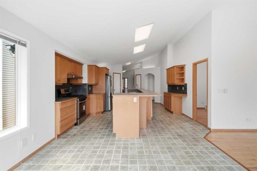 288 Springborough Way Sw, Calgary, AB - Indoor Photo Showing Kitchen