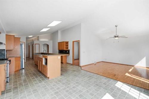 288 Springborough Way Sw, Calgary, AB - Indoor Photo Showing Kitchen