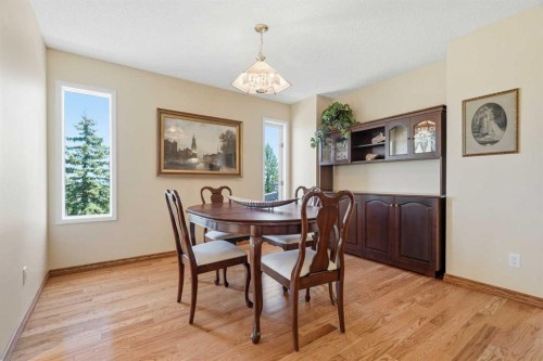 135 Shawnee Rise Sw, Calgary, AB - Indoor Photo Showing Dining Room