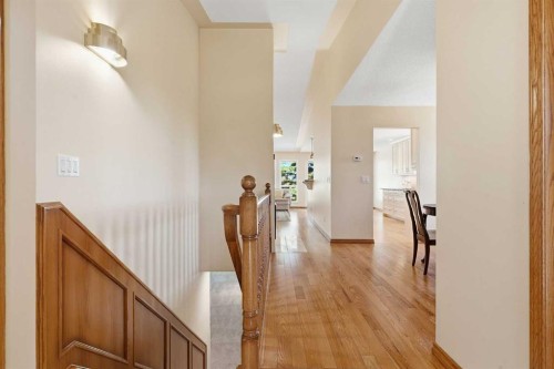 135 Shawnee Rise Sw, Calgary, AB - Indoor Photo Showing Other Room