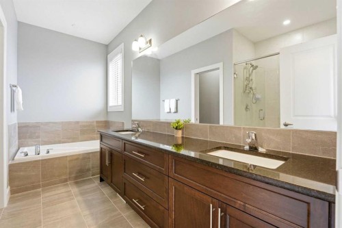 733 Windrow Manor Sw, Airdrie, AB - Indoor Photo Showing Bathroom