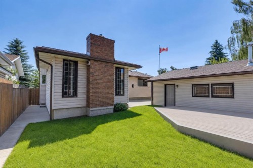 4819 Rundlewood Drive Ne, Calgary, AB - Outdoor