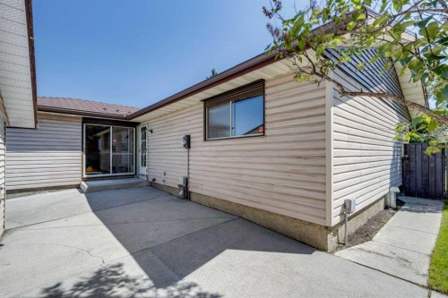 4819 Rundlewood Drive Ne, Calgary, AB - Outdoor With Exterior