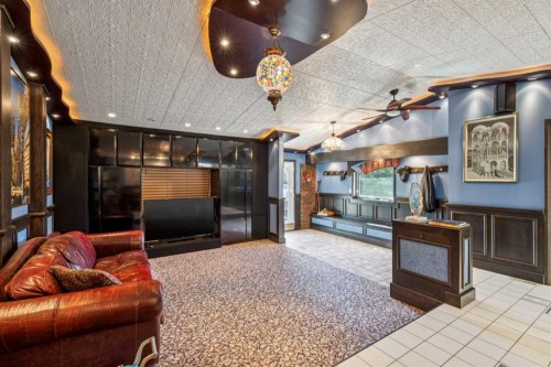 4819 Rundlewood Drive Ne, Calgary, AB - Indoor