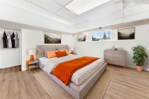 152 Harvest Park Terrace Ne, Calgary, AB - Indoor Photo Showing Bedroom