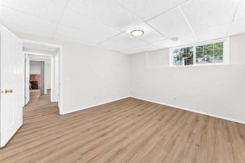 152 Harvest Park Terrace Ne, Calgary, AB - Indoor Photo Showing Other Room