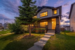 15 Panora Square NW Calgary, AB T3K 0R8