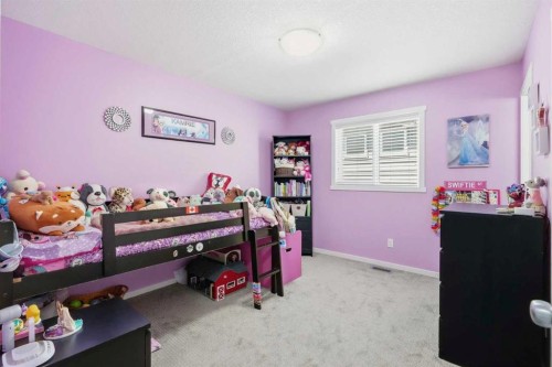 206 Lucas Crescent Nw, Calgary, AB - Indoor Photo Showing Other Room