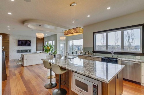 25 Aspenshire Close Sw, Calgary, AB - Indoor Photo Showing Kitchen With Upgraded Kitchen