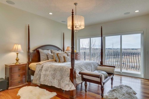 25 Aspenshire Close Sw, Calgary, AB - Indoor Photo Showing Bedroom