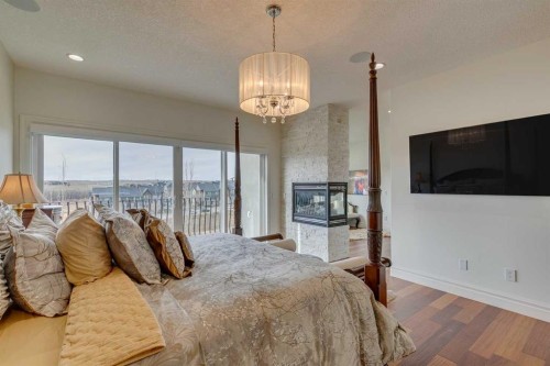 25 Aspenshire Close Sw, Calgary, AB - Indoor Photo Showing Bedroom