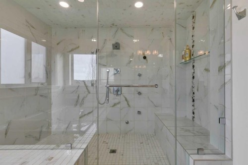 25 Aspenshire Close Sw, Calgary, AB - Indoor Photo Showing Bathroom