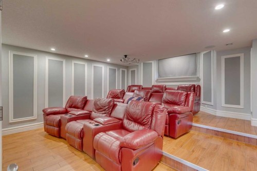 25 Aspenshire Close Sw, Calgary, AB - Indoor Photo Showing Living Room