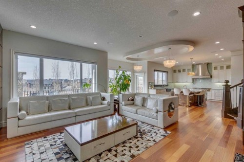 25 Aspenshire Close Sw, Calgary, AB - Indoor Photo Showing Living Room